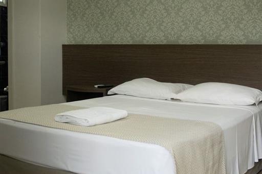 quarto single 02.jpg