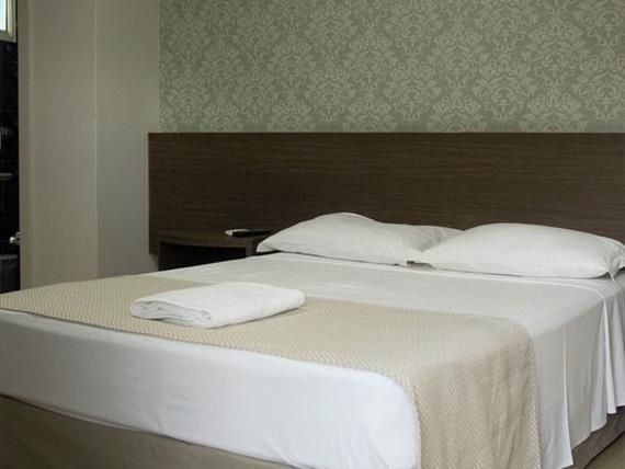 quarto single 02.jpg