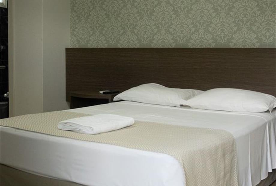 quarto single 02.jpg