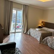 LUXO TRIPLO COM VARANDA