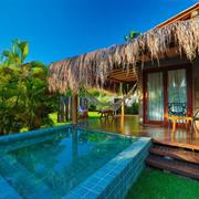 BANGALÔ CASAL COM PISCINA PRIVATIVA