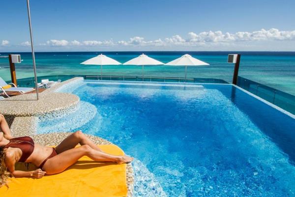 Foto 4 de The Carmen Hotel - Ocean Front by Kavia