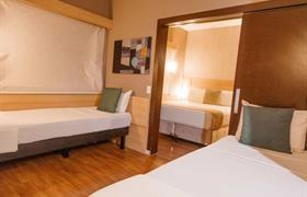 Luxury Family of Hotel Oeste Plaza