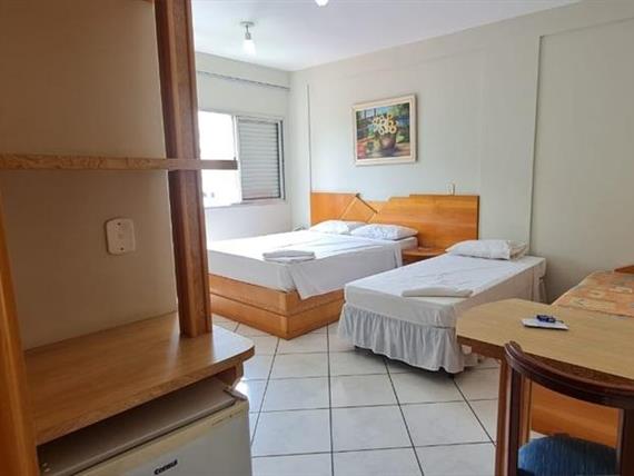 uh 1 cama de casal 1 solteiro.jpg