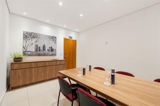 sala de reuniões 2 omn.jpg