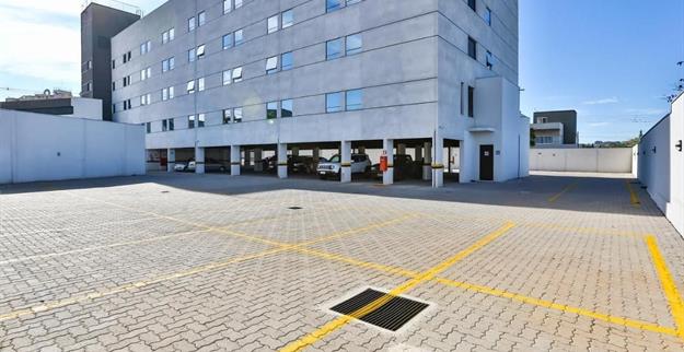 estacionamento booking.jpg