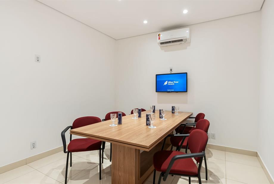 sala de reuniões omn.jpg