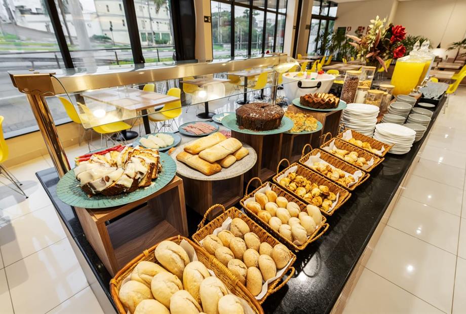 café da manha 2 omn.jpg