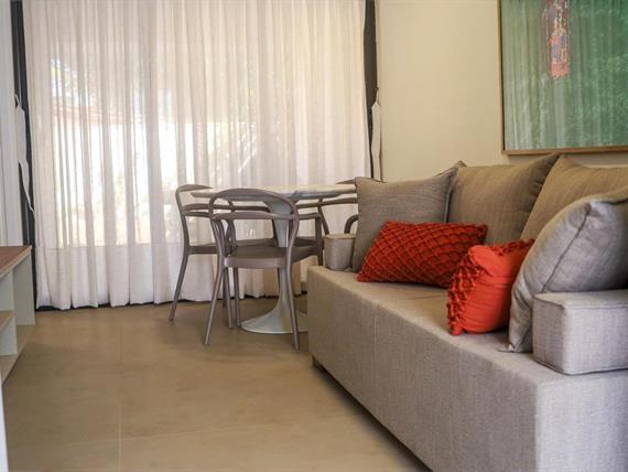 0dda5b87-3dfa-424e-bd4d-e20d91ee8e1a.jpg