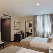 STANDARD COM 2 CAMAS DE SOLTEIRO ADAPTADO