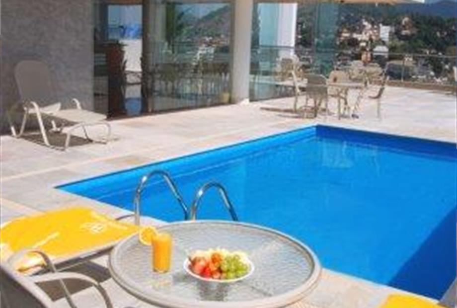 Windsor Asturias Piscina03.jpg