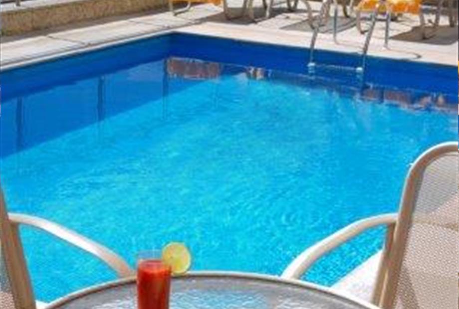 Windsor Asturias Piscina02.jpg