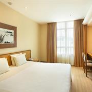 SUPERIOR EXECUTIVO COM CAMA CASAL