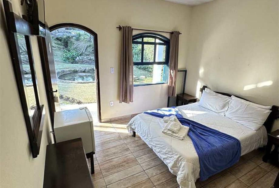 img_9860-min (1).jpg