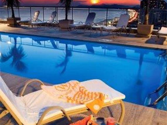 Windsor Barra Piscina 2.jpg