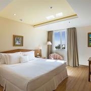 SUPERIOR COM CAMA CASAL