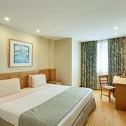 SUPERIOR COM CAMA CASAL