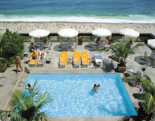 windsor excelsior  piscina.jpg