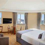 SUPERIOR EXECUTIVO COM CAMA CASAL
