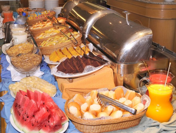 Windsor-Martinique-Café-da-manhã-03-600x454.jpg