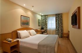 Superior with double bed of Windsor Martinique Copacabana