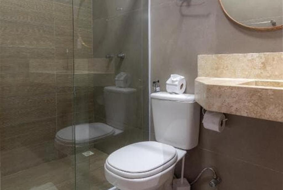 Quarto Quádruplo com Banheira-3.jpg