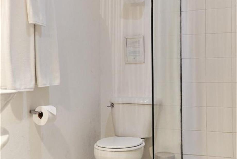 Quarto Duplo com Varanda-8.jpg