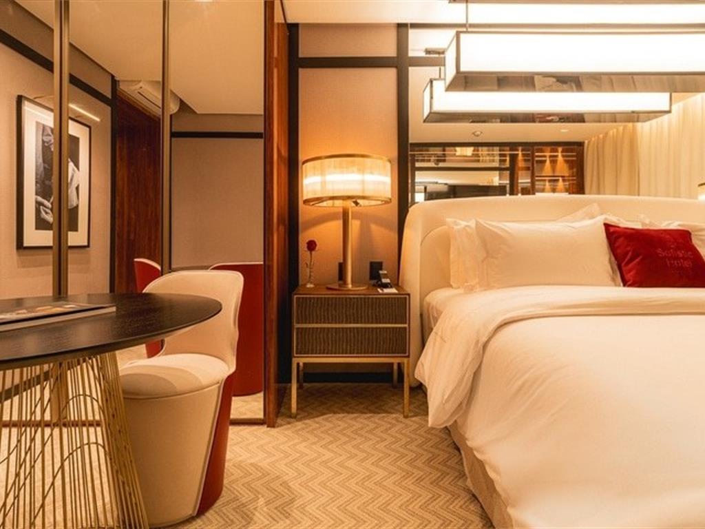 Romance Sophisticated Experience