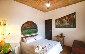 Chico Rei - Quarto Duplo Deluxe com Varanda do Hostel Mama Africa 2