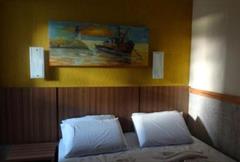 Quarto Grande com Cama de Casal ou 2 de Solteiro