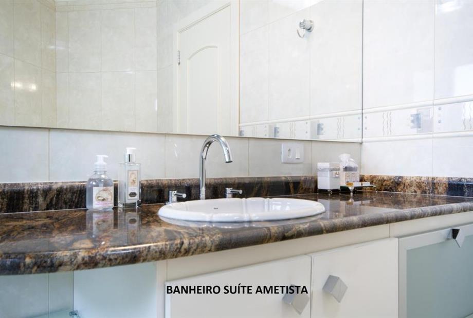 Suíte com Varanda-13.jpg