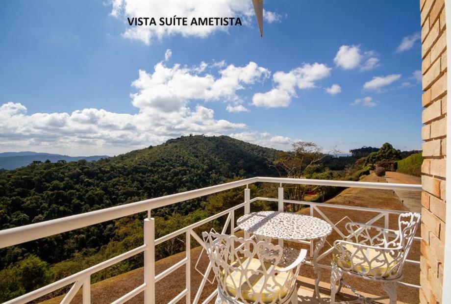 Suíte com Varanda-17.jpg