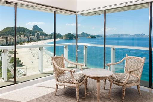 dhani b_0949_sem flor (omnibees).jpg