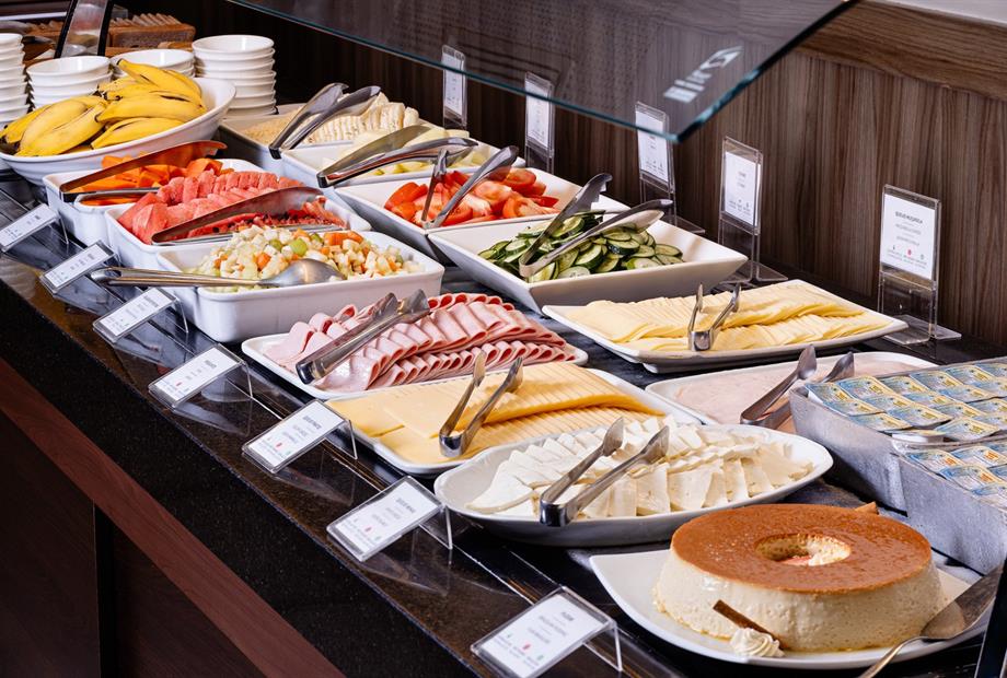 dhani b_3361_stack-editar.jpg