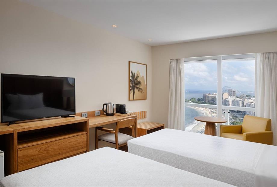 dhani b_7255 transform.jpg