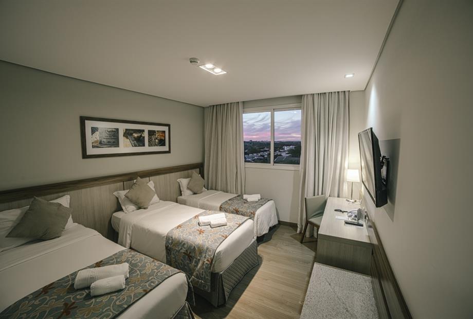 master triplo twin.jpg