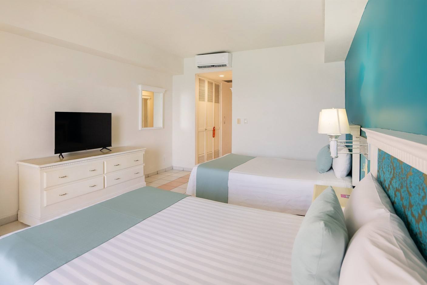 Sunset Palace Beach Hotel 3