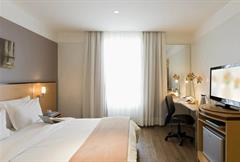 Luxo Triplo - 1 Cama King e 1 Cama Solteiro