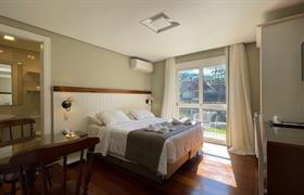 QUARTO DELUXE DUPLO COM VARANDA do Pousada Golden Hills