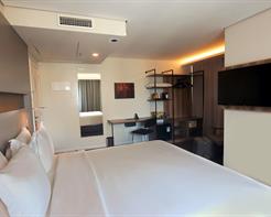 Premium Smart Room - 1 Cama Queen