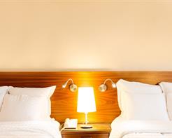 Standard Casal + Solteiro - 1 Cama King e 1 Cama Solteiro