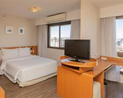 Standard Casal - 1 Cama Queen e 1 Sofá Cama