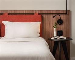 Luxo Superior Twin - 2 Camas Solteiro e 1 Sofá Cama
