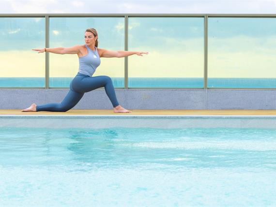 yoga_piscina_1mb.jpg