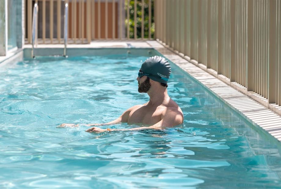 piscina_treino_homem_1mb.jpg