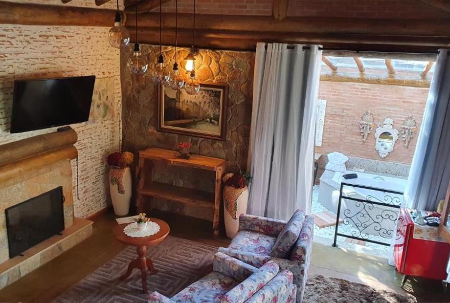 Chalé Superior - Pablo Picasso-1.jpg