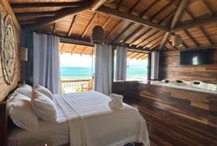 Apartamento de 2 Quartos com Varanda e Vista do Mar