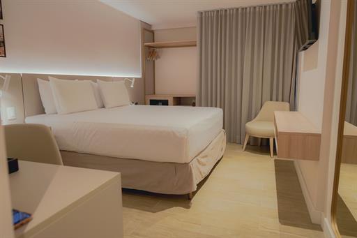 aly08890-hdr.jpg
