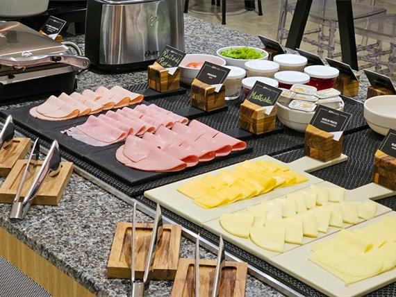 slpl - café da manhã (2).jpg