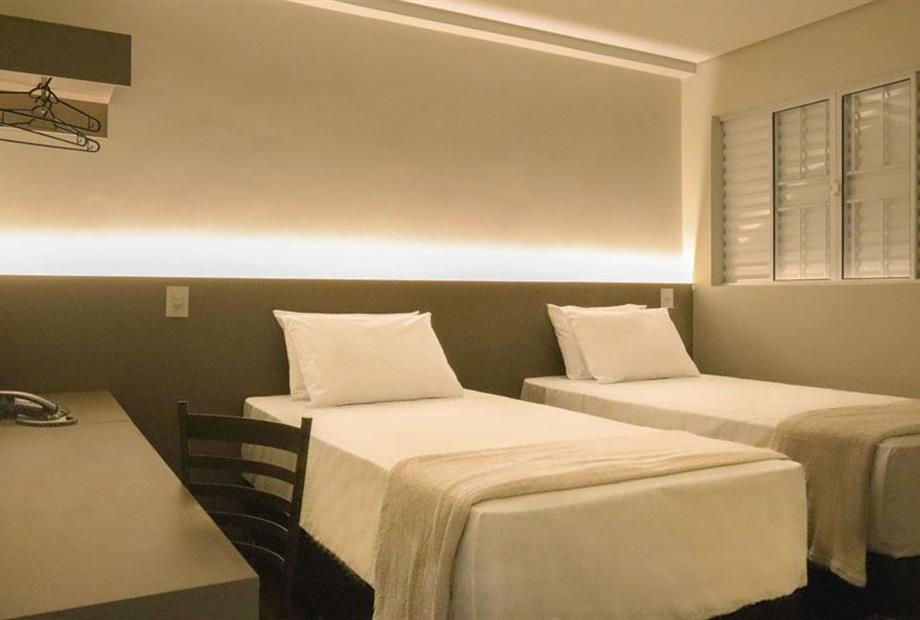 quarto standard twin 2.jpg